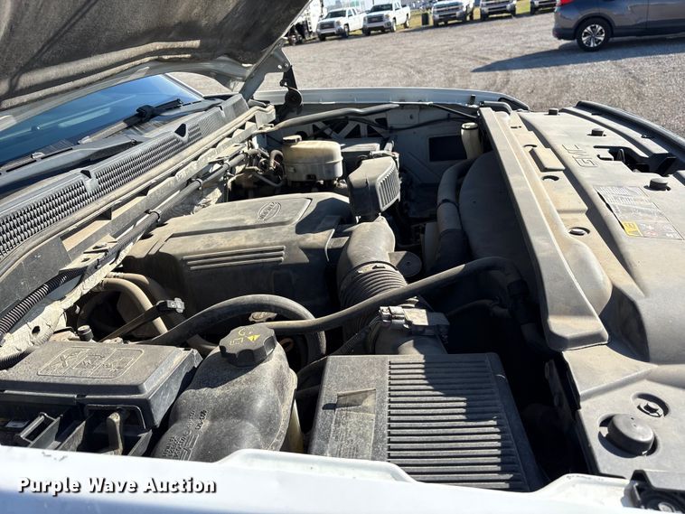 image for item ET7256 2015 GMC Sierra 2500HD Double Cab pickup truck