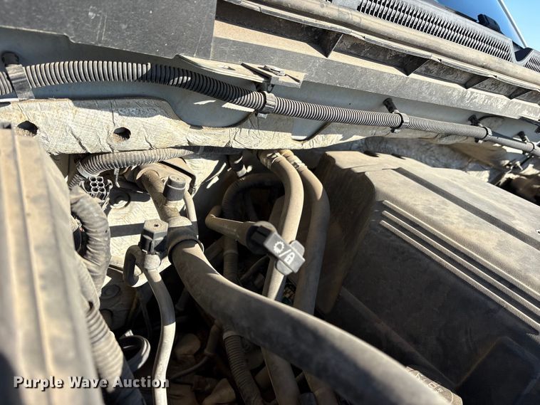 image for item ET7256 2015 GMC Sierra 2500HD Double Cab pickup truck