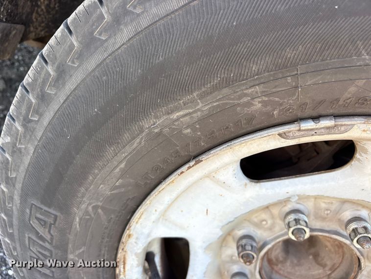 image for item ET7256 2015 GMC Sierra 2500HD Double Cab pickup truck