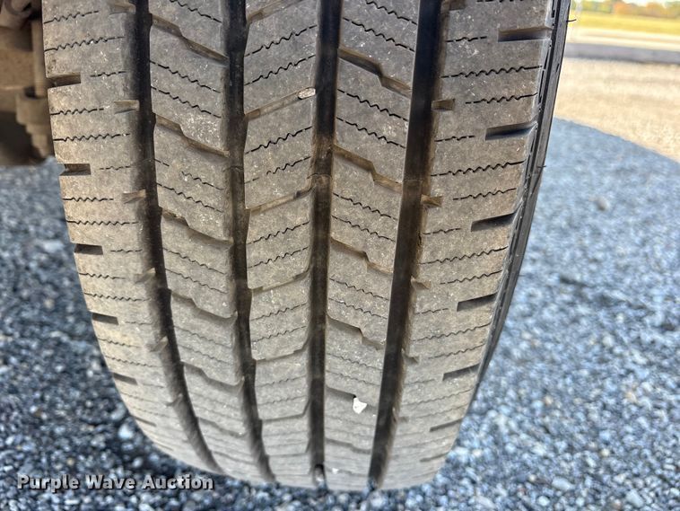 image for item ET7256 2015 GMC Sierra 2500HD Double Cab pickup truck