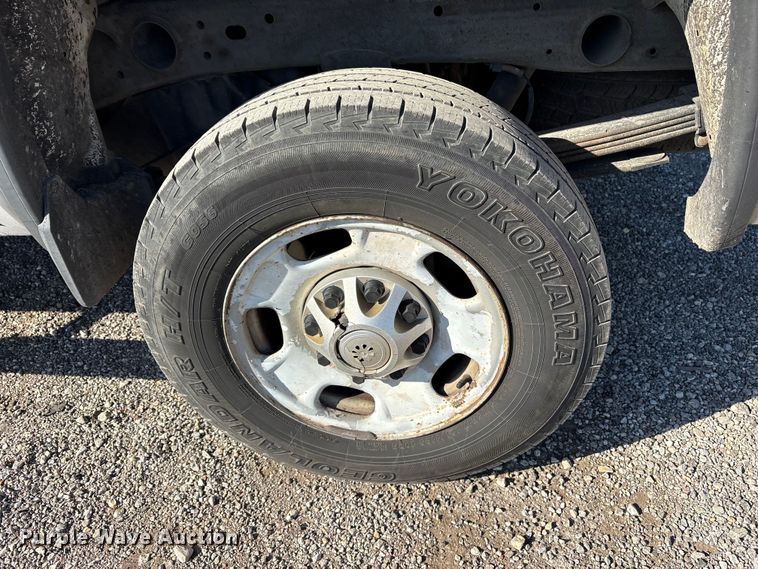 image for item ET7256 2015 GMC Sierra 2500HD Double Cab pickup truck