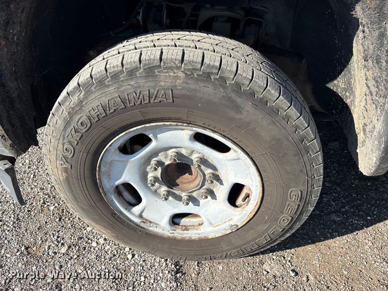 image for item ET7256 2015 GMC Sierra 2500HD Double Cab pickup truck