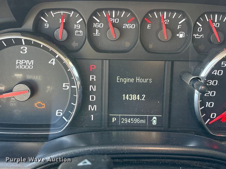 image for item ET7256 2015 GMC Sierra 2500HD Double Cab pickup truck