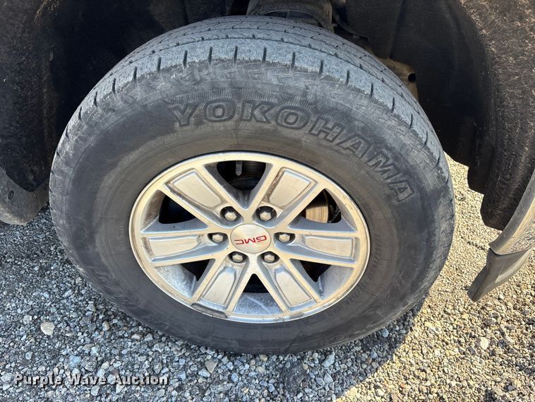 image for item ET7257 2015 GMC Sierra 1500 Double Cab pickup truck