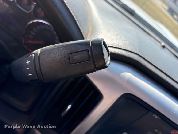 image for item ET7258 2015 GMC Sierra 1500 Double Cab pickup truck