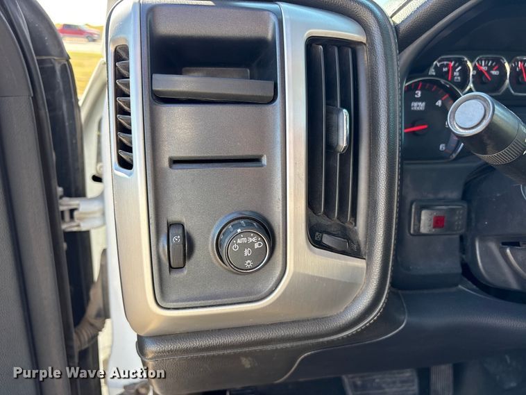 image for item ET7258 2015 GMC Sierra 1500 Double Cab pickup truck