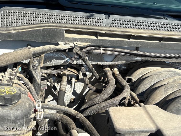 image for item ET7258 2015 GMC Sierra 1500 Double Cab pickup truck