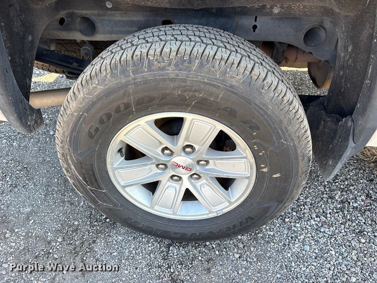 image for item ET7258 2015 GMC Sierra 1500 Double Cab pickup truck