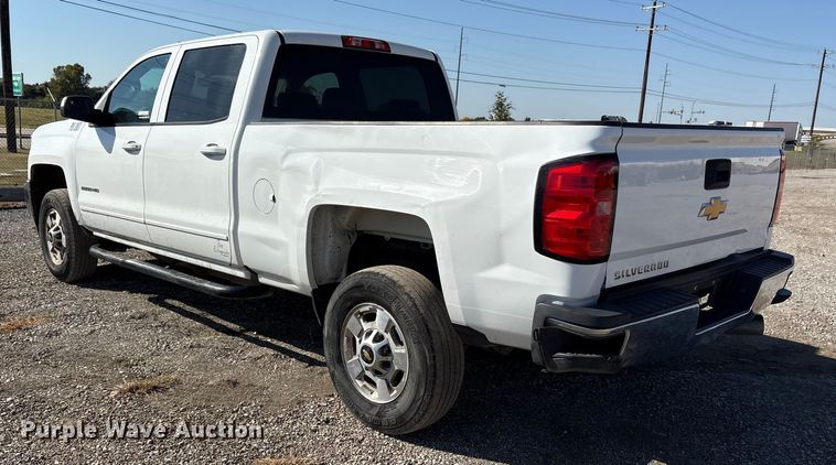 image for item ET7259 2015 Chevrolet Silverado 2500HD Crew Cab pickup truck