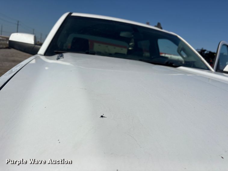 image for item ET7259 2015 Chevrolet Silverado 2500HD Crew Cab pickup truck