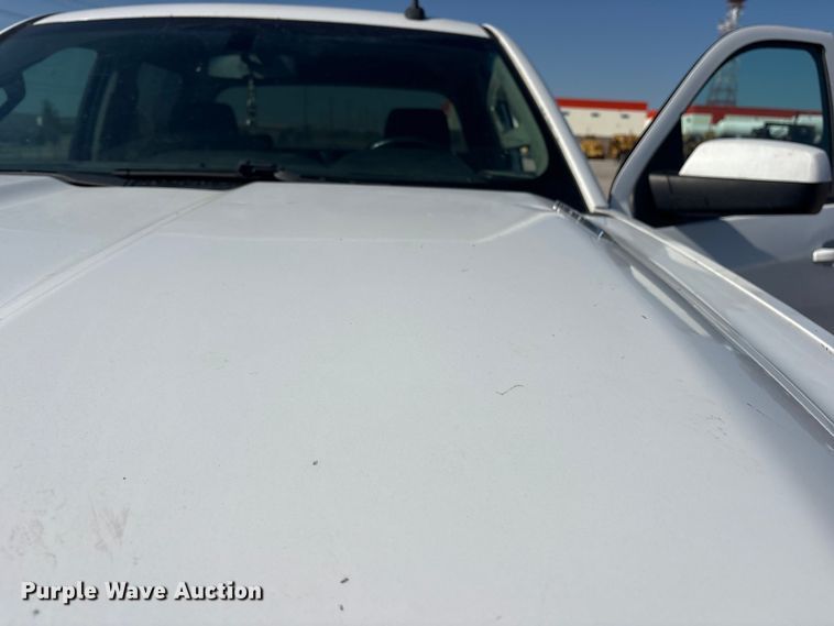 image for item ET7259 2015 Chevrolet Silverado 2500HD Crew Cab pickup truck