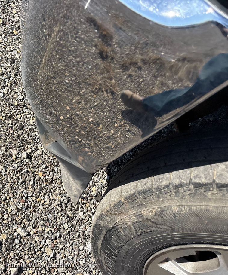 image for item ET7259 2015 Chevrolet Silverado 2500HD Crew Cab pickup truck