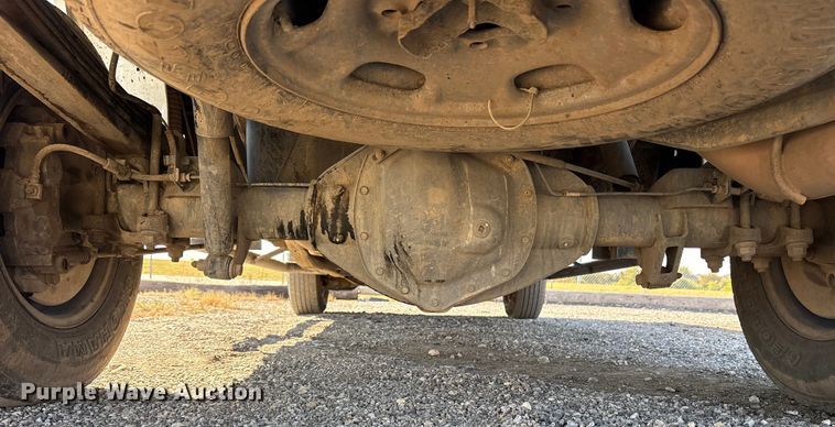 image for item ET7259 2015 Chevrolet Silverado 2500HD Crew Cab pickup truck