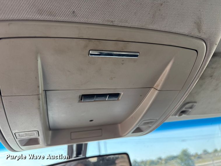 image for item ET7259 2015 Chevrolet Silverado 2500HD Crew Cab pickup truck