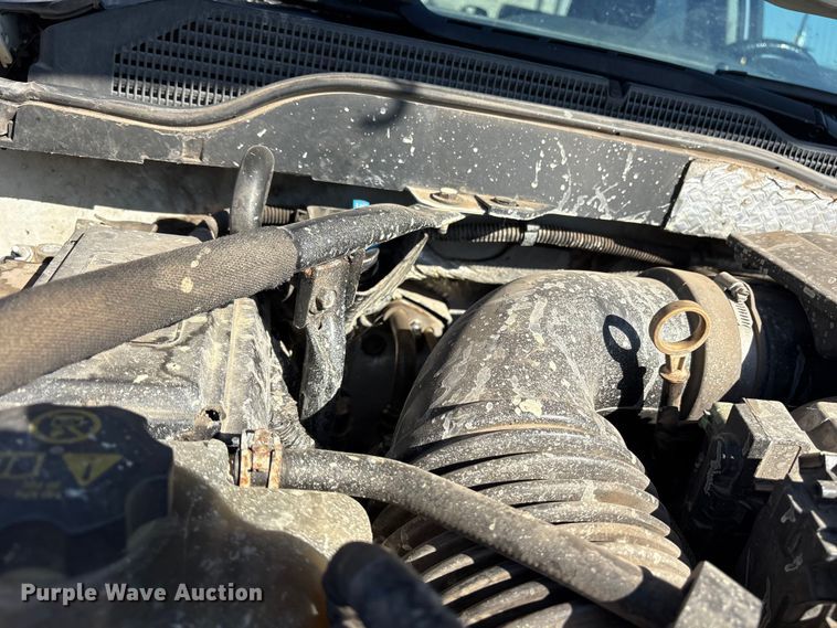 image for item ET7259 2015 Chevrolet Silverado 2500HD Crew Cab pickup truck