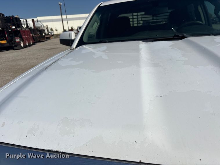 image for item ET7260 2015 Chevrolet Silverado 2500HD Crew Cab pickup truck