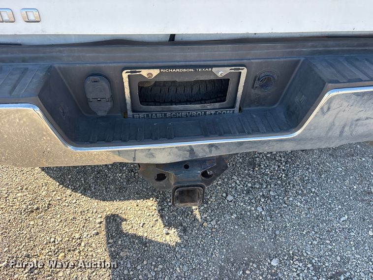 image for item ET7260 2015 Chevrolet Silverado 2500HD Crew Cab pickup truck