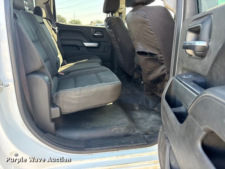 image for item ET7260 2015 Chevrolet Silverado 2500HD Crew Cab pickup truck