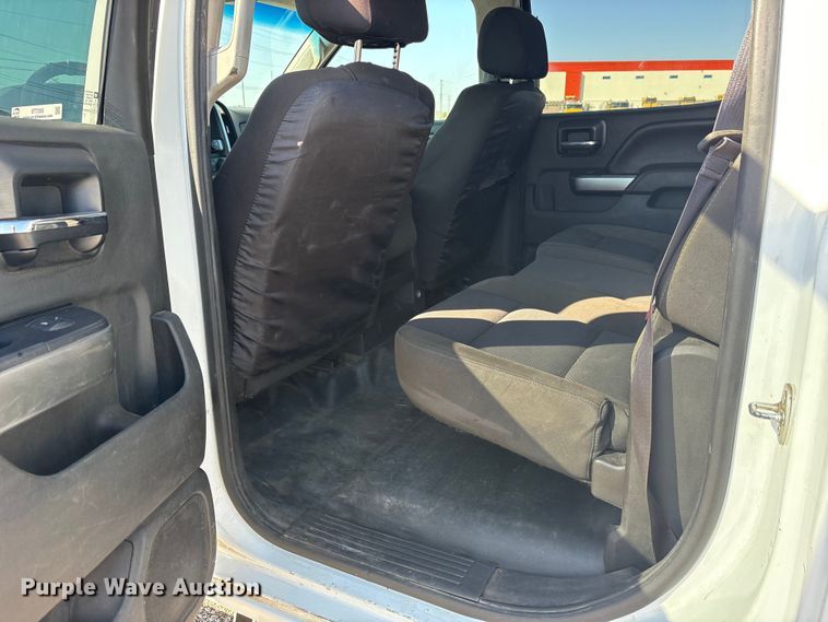 image for item ET7260 2015 Chevrolet Silverado 2500HD Crew Cab pickup truck