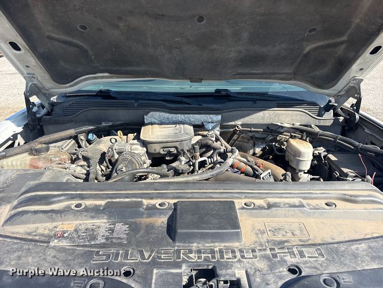 image for item ET7260 2015 Chevrolet Silverado 2500HD Crew Cab pickup truck