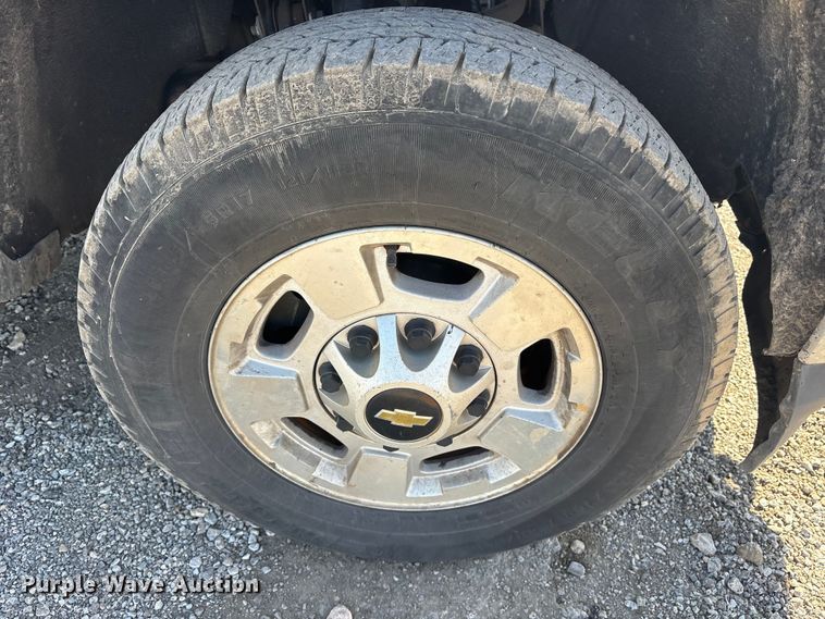 image for item ET7260 2015 Chevrolet Silverado 2500HD Crew Cab pickup truck