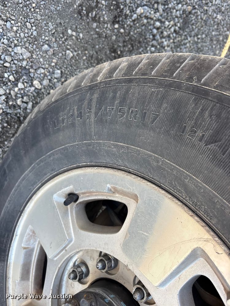 image for item ET7260 2015 Chevrolet Silverado 2500HD Crew Cab pickup truck