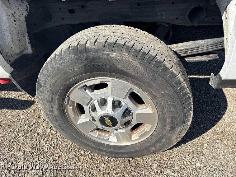 image for item ET7260 2015 Chevrolet Silverado 2500HD Crew Cab pickup truck