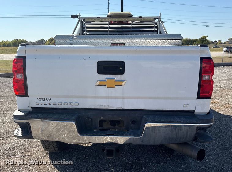 image for item ET7261 2015 Chevrolet Silverado 2500HD Crew Cab pickup truck