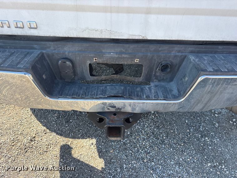 image for item ET7261 2015 Chevrolet Silverado 2500HD Crew Cab pickup truck