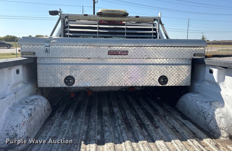 image for item ET7261 2015 Chevrolet Silverado 2500HD Crew Cab pickup truck