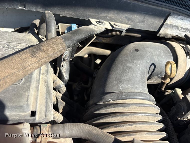 image for item ET7261 2015 Chevrolet Silverado 2500HD Crew Cab pickup truck