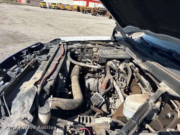 image for item ET7261 2015 Chevrolet Silverado 2500HD Crew Cab pickup truck