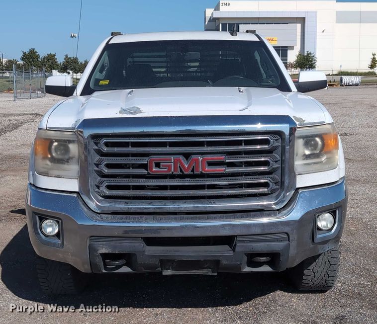 image for item ET7262 2015 GMC Sierra 2500HD Crew Cab pickup truck