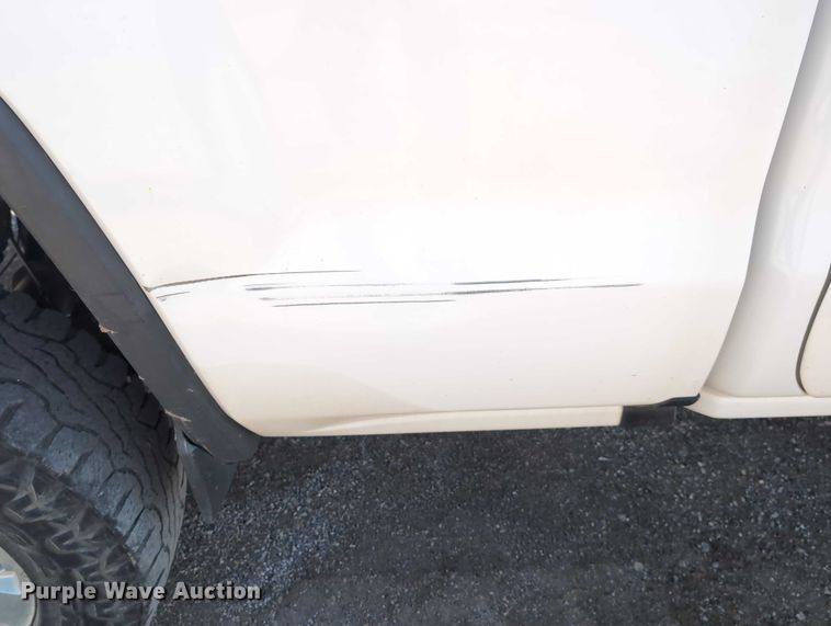 image for item ET7262 2015 GMC Sierra 2500HD Crew Cab pickup truck