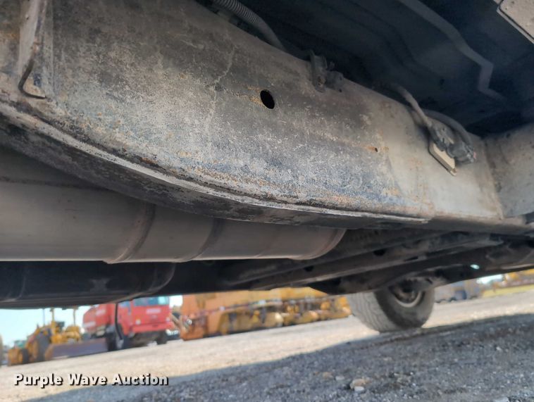 image for item ET7262 2015 GMC Sierra 2500HD Crew Cab pickup truck