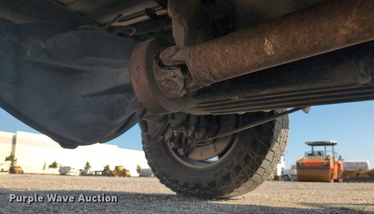 image for item ET7262 2015 GMC Sierra 2500HD Crew Cab pickup truck