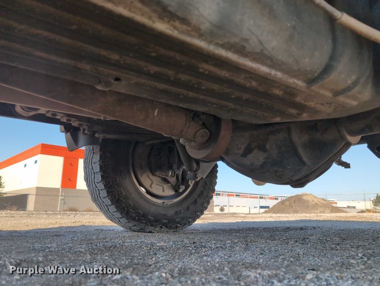 image for item ET7262 2015 GMC Sierra 2500HD Crew Cab pickup truck