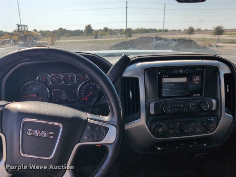 image for item ET7262 2015 GMC Sierra 2500HD Crew Cab pickup truck