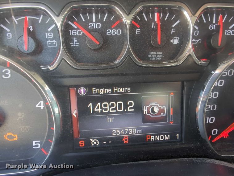 image for item ET7262 2015 GMC Sierra 2500HD Crew Cab pickup truck