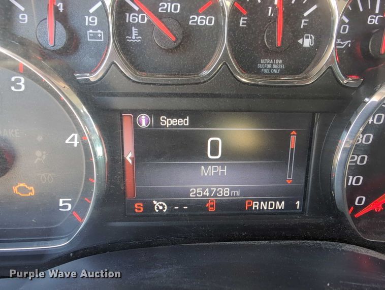 image for item ET7262 2015 GMC Sierra 2500HD Crew Cab pickup truck