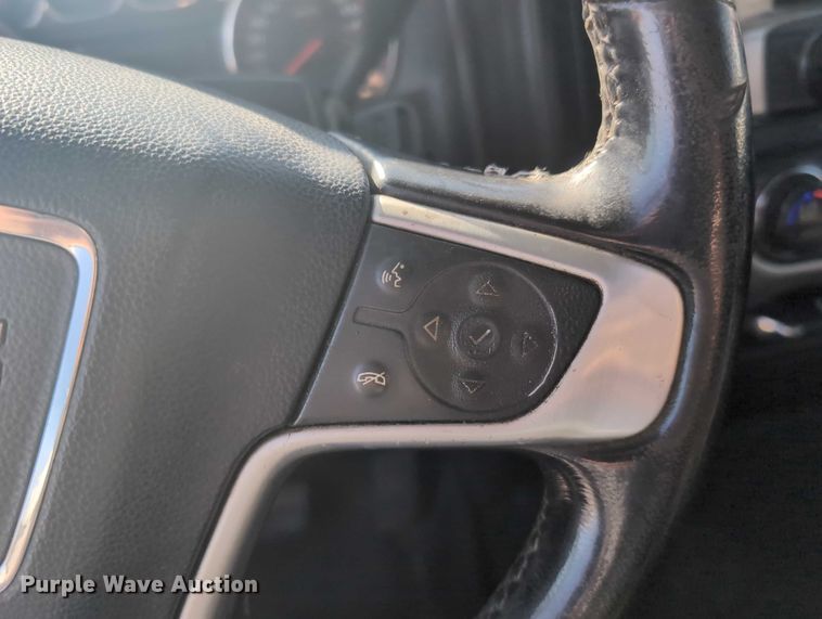 image for item ET7262 2015 GMC Sierra 2500HD Crew Cab pickup truck