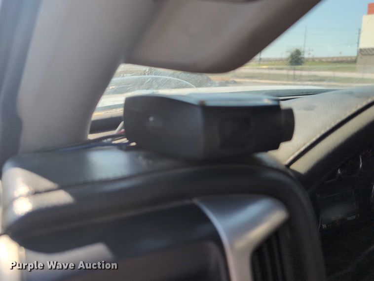 image for item ET7262 2015 GMC Sierra 2500HD Crew Cab pickup truck