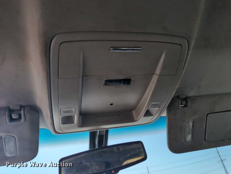 image for item ET7262 2015 GMC Sierra 2500HD Crew Cab pickup truck