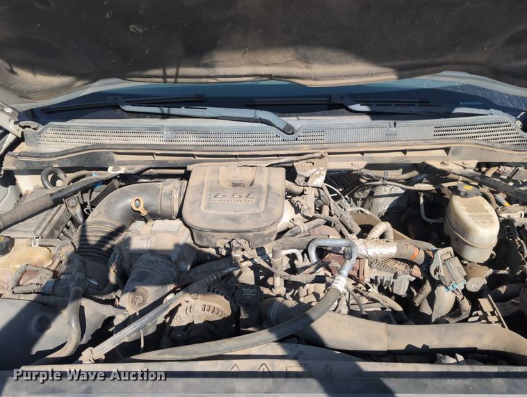 image for item ET7262 2015 GMC Sierra 2500HD Crew Cab pickup truck