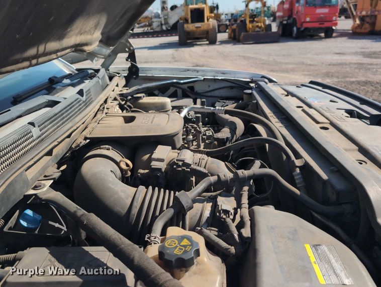 image for item ET7262 2015 GMC Sierra 2500HD Crew Cab pickup truck