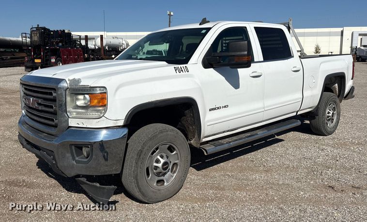 image for item ET7263 2016 GMC Sierra 2500HD Crew Cab pickup truck