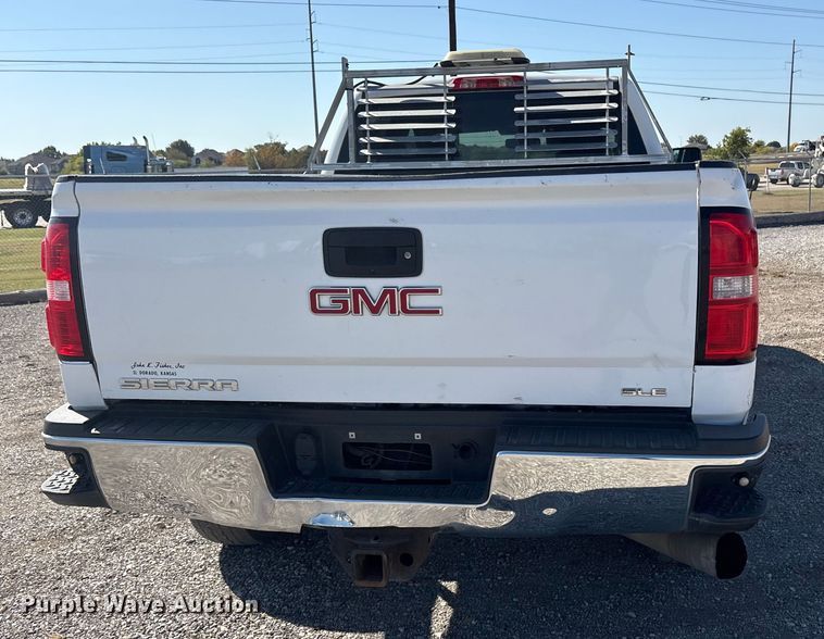 image for item ET7263 2016 GMC Sierra 2500HD Crew Cab pickup truck