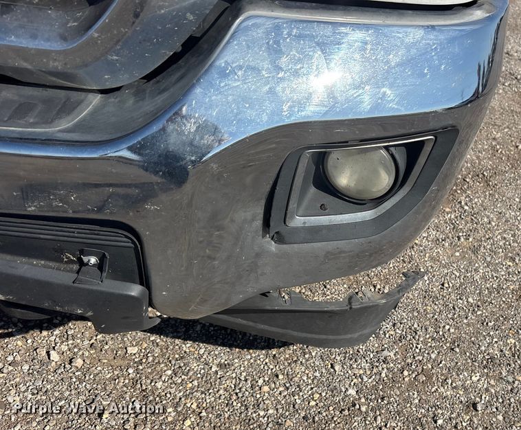 image for item ET7263 2016 GMC Sierra 2500HD Crew Cab pickup truck