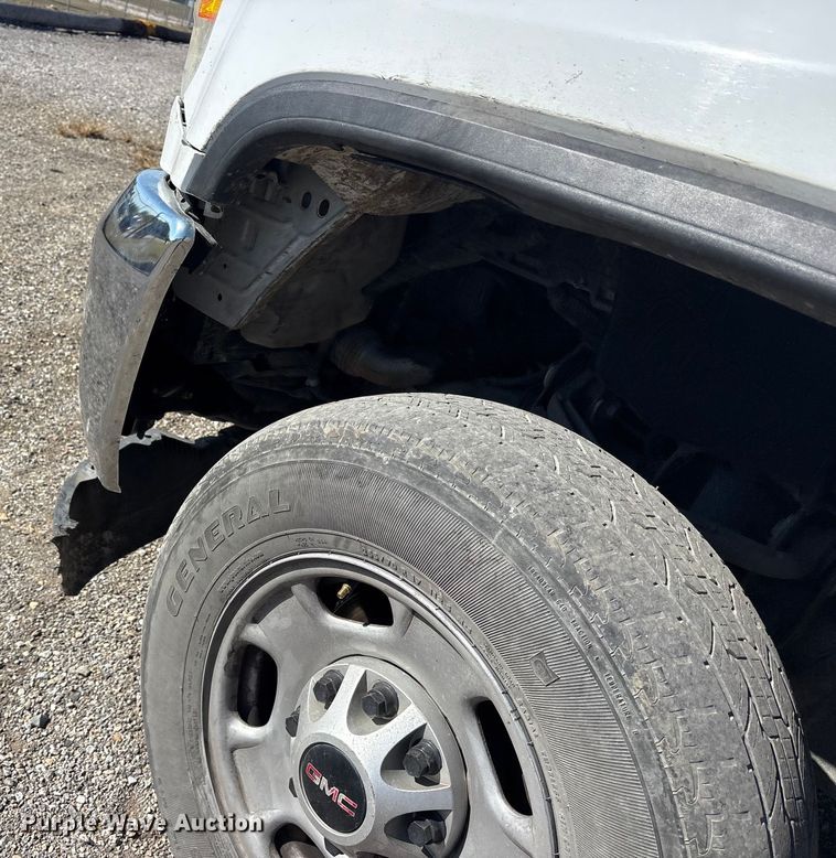 image for item ET7263 2016 GMC Sierra 2500HD Crew Cab pickup truck