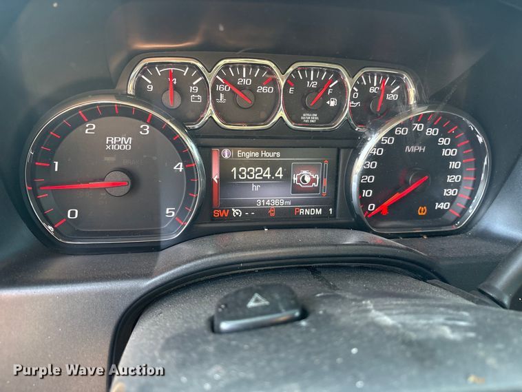 image for item ET7263 2016 GMC Sierra 2500HD Crew Cab pickup truck